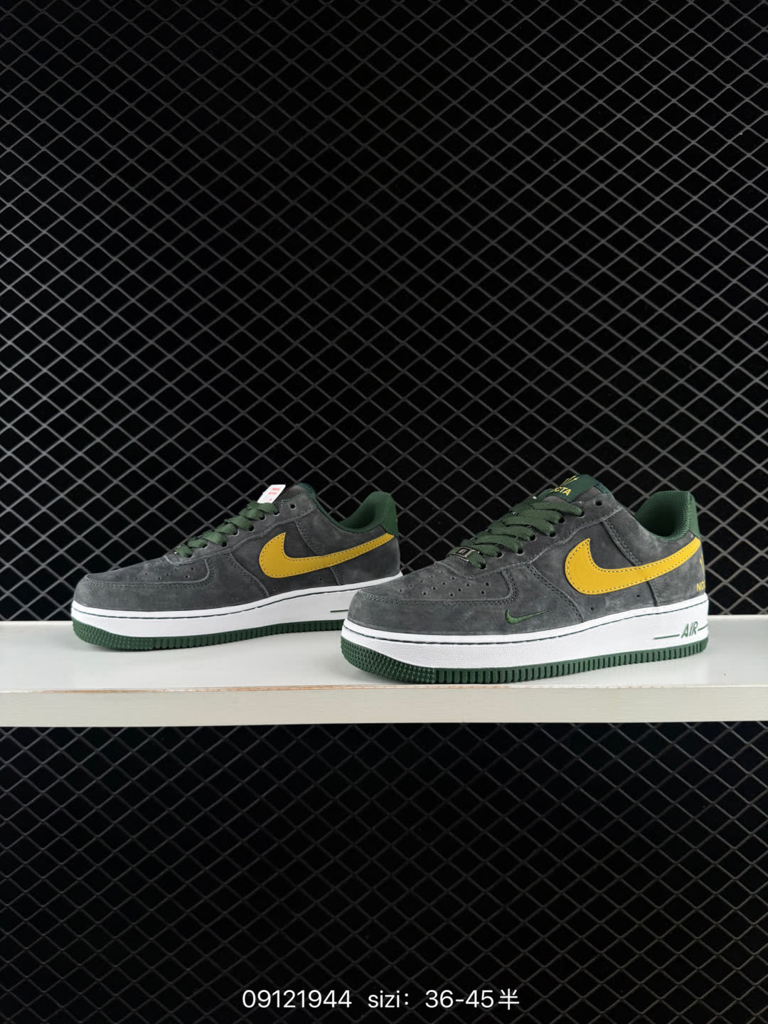 NIKE AIR FORCE 1-DV0788-010